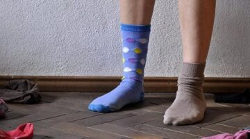 رجل صيني يُصاب بعدوى فطرية في الرئة بعد استنشاق رائحة جواربه المتسخة