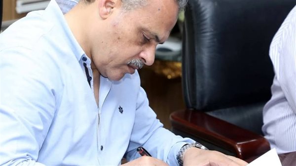 محافظ الشرقية يعتمد تعريفة الركوب الجديدة لسيارات الأجرة محافظ الشرقية يعتمد تعريفة الركوب الجديدة لسيارات الأجرة