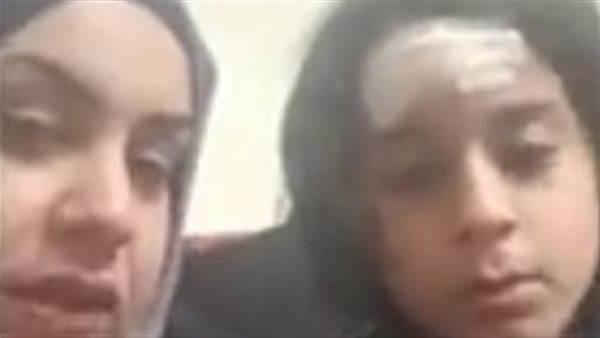 ولية أمر طالب تشكو إصابته في مشاجرة بمدرسة بالإسكندرية: زميله ضربه وجرح جبهته | بث مباشر ولية أمر طالب تشكو إصابته في مشاجرة بمدرسة بالإسكندرية: زميله ضربه وجرح جبهته | بث مباشر