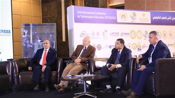 المؤتمر الدولي الثاني للتعليم التكنولوجي يواصل جلساته العلمية والبحثية المؤتمر الدولي الثاني للتعليم التكنولوجي يواصل جلساته العلمية والبحثية