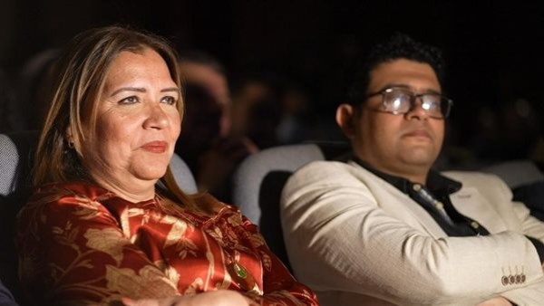 غادة جبارة تشرف على التجهيزات الفنية لعروض مهرجان الفضاءات المسرحية غادة جبارة تشرف على التجهيزات الفنية لعروض مهرجان الفضاءات المسرحية