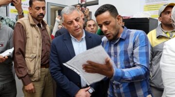 محافظ الإسماعيلية يتفقد ميدانيًا محطات الوقود والموقف العمومي لمتابعة تطبيق التعريفة الجديدة