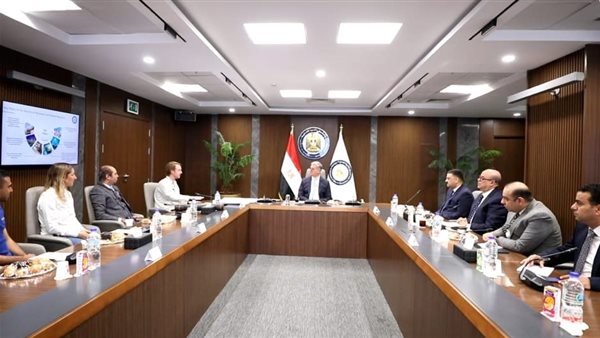 وزير البترول والثروة المعدنية يلتقي وفدًا من شركة باريك جولد وزير البترول والثروة المعدنية يلتقي وفدًا من شركة باريك جولد