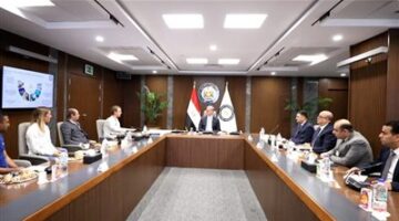 وزير البترول يؤكد على أهمية التعاون مع “باريك جولد” في تحديد المناطق التي سيكون لها الأولوية للاستثمار بالتعدين