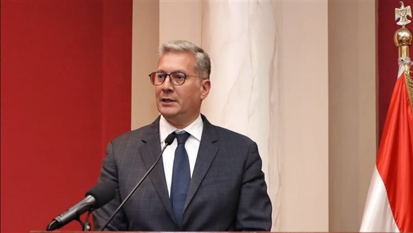 وزير البترول: نستهدف زيادة مساهمة قطاع التعدين في الناتج المحلي الإجمالي إلى 6% وزير البترول: نستهدف زيادة مساهمة قطاع التعدين في الناتج المحلي الإجمالي إلى 6%