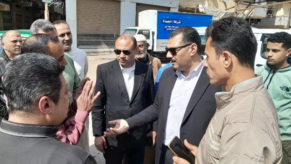 محافظ الغربية يستكمل جولته التفقدية لضمان التزام السائقين بالتعريفة الجديدة محافظ الغربية يستكمل جولته التفقدية لضمان التزام السائقين بالتعريفة الجديدة