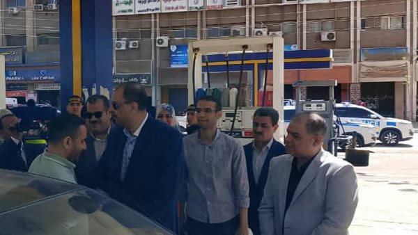 “سراج” يتفقد محطات الوقود بمدينة سوهاج لمتابعة توافر المواد البترولية “سراج” يتفقد محطات الوقود بمدينة سوهاج لمتابعة توافر المواد البترولية