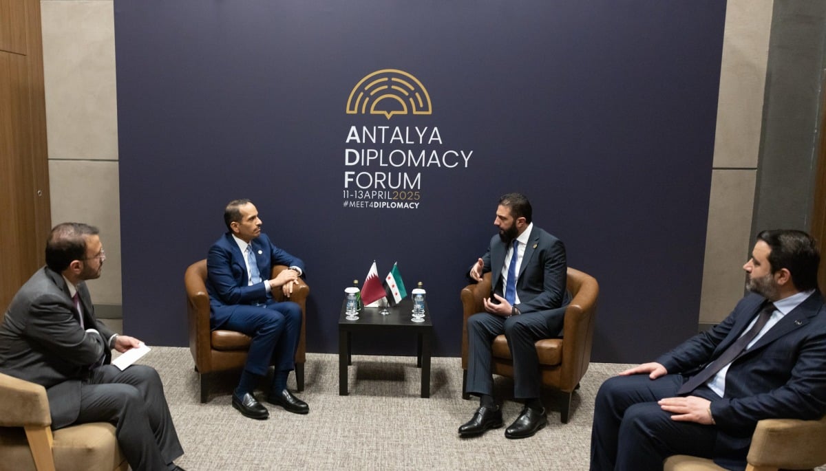 الرئيس السوري يجتمع مع رئيس مجلس الوزراء وزير الخارجية الرئيس السوري يجتمع مع رئيس مجلس الوزراء وزير الخارجية