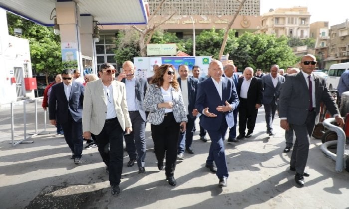وزيرة التنمية المحلية ومحافظ القاهرة يتفقدان موقفى عبد المنعم رياض والسيدة عائشة ومحطات الوقود بالقاهرة وزيرة التنمية المحلية ومحافظ القاهرة يتفقدان موقفى عبد المنعم رياض والسيدة عائشة ومحطات الوقود بالقاهرة