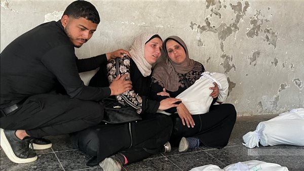 استشهاد 4 فلسطينيين وإصابة آخرين في قصف الاحتلال الإسرائيلي حي الشجاعية شرق غزة استشهاد 4 فلسطينيين وإصابة آخرين في قصف الاحتلال الإسرائيلي حي الشجاعية شرق غزة