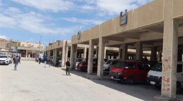 محافظ شمال سيناء: انتظام العمل في مواقف السيارات ومحطات الوقود بسيناء