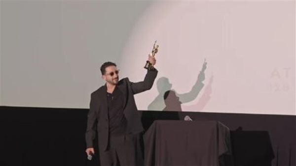 أحمد حلمي عن تكريمه في مهرجان هوليوود: فخور أني مصري بيتكرم في أمريكا أحمد حلمي عن تكريمه في مهرجان هوليوود: فخور أني مصري بيتكرم في أمريكا