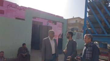 بعد محاولة الاعتداء عليه.. رئيس الوحدة المحلية بأولاد حمزة يتابع المستودعات والمواقف بسوهاج