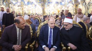 محافظ كفر الشيخ يعزي رئيس جامعة الأزهر في وفاة والده| صور