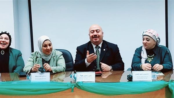افتتاح المكتب الأخضر بكلية العلاج الطبيعي جامعة القاهرة افتتاح المكتب الأخضر بكلية العلاج الطبيعي جامعة القاهرة