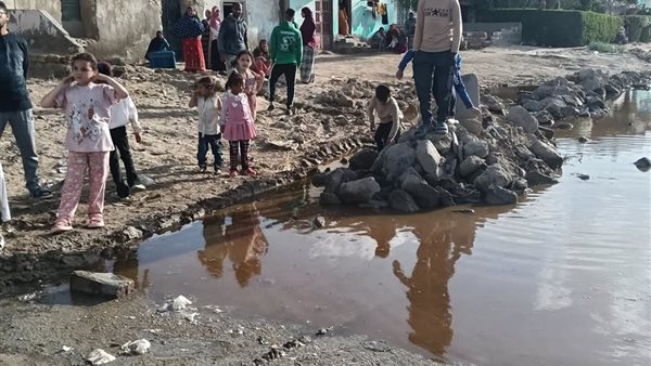 حياة 850 ألف نسمة وركاب قطار الفيوم الواسطى في خطر بسبب مياه عزبة الصفيح حياة 850 ألف نسمة وركاب قطار الفيوم الواسطى في خطر بسبب مياه عزبة الصفيح