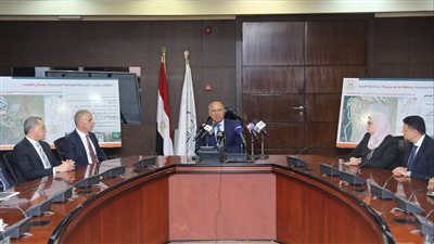 وزير الصناعة يعلن إطلاق مدينتين نسيجيتين متكاملتين بمنطقة وادى السريرية بالمنيا والمنطقة الصناعية بشمال الفيوم وزير الصناعة يعلن إطلاق مدينتين نسيجيتين متكاملتين بمنطقة وادى السريرية بالمنيا والمنطقة الصناعية بشمال الفيوم