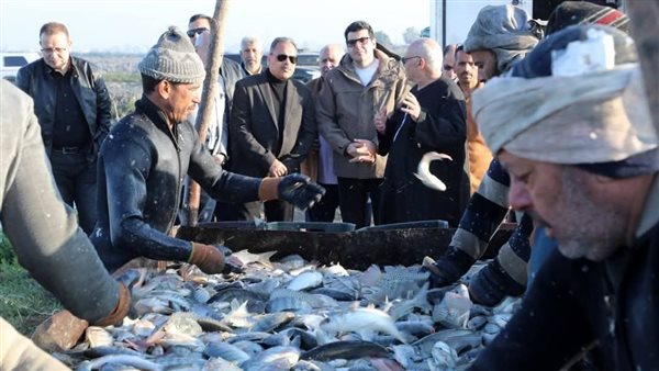 محافظ الشرقية يفتتح موسم صيد الأسماك بمزرعة العباسة في أبو حماد.. صور