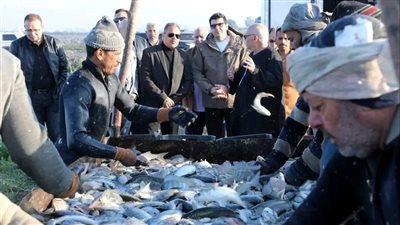 محافظ الشرقية يفتتح موسم صيد الأسماك بمزرعة العباسة بأبو حماد محافظ الشرقية يفتتح موسم صيد الأسماك بمزرعة العباسة بأبو حماد