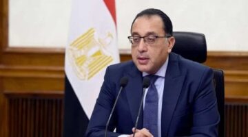 رئيس الوزراء يصل العلمين الجديدة لبدء جولة تفقدية لعدد من المشروعات