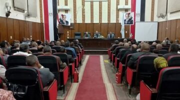 وكيل وزارة التربية والتعليم بأسيوط يجتمع بالمعنيين بالمتابعة الميدانية للمدارس لمناقشة تكثيف الجهود