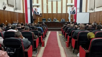 وكيل وزارة التربية والتعليم بأسيوط يجتمع بالمعنيين بالمتابعة الميدانية للمدارس لمناقشة تكثيف الجهود وكيل وزارة التربية والتعليم بأسيوط يجتمع بالمعنيين بالمتابعة الميدانية للمدارس لمناقشة تكثيف الجهود