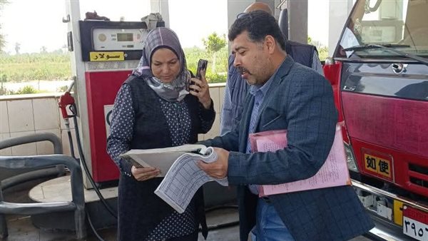 بعد تحريك أسعار البنزين.. رئيس مدينة مطاي تتابع المواقف ومحطات الوقود بعد تحريك أسعار البنزين.. رئيس مدينة مطاي تتابع المواقف ومحطات الوقود