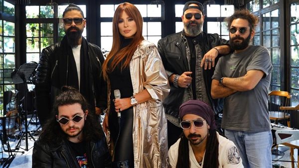 بطريقة "مختلفة".. كارول سماحة تغني ألبومها الجديد من المنزل
