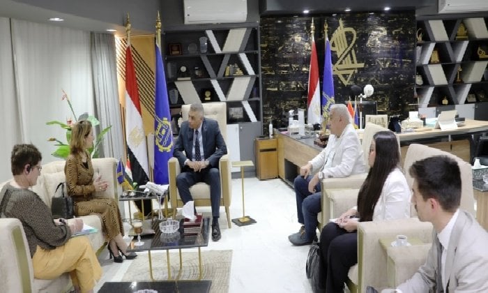 محافظ أسوان يستقبل وفد "OECD" لبحث دعم خطط التنمية المستدامة محافظ أسوان يستقبل وفد "OECD" لبحث دعم خطط التنمية المستدامة