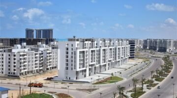 مدبولي يسأل عن موقف الوحدات السكنية بالعلمين الجديدة.. ووزير الإسكان: تسليم 6396 وحدة بالمرحلة الأولى