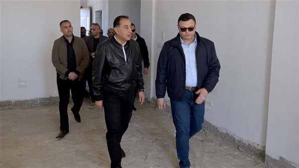 رئيس الوزراء يتفقد وحدات مبادرة بيتك في مصر بمنطقة الأبراج الشاطئية بالعلمين رئيس الوزراء يتفقد وحدات مبادرة بيتك في مصر بمنطقة الأبراج الشاطئية بالعلمين