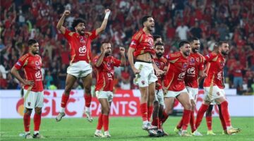 العروض الخليجية تهدد بقاء نجم الأهلي.. تحرك جديد