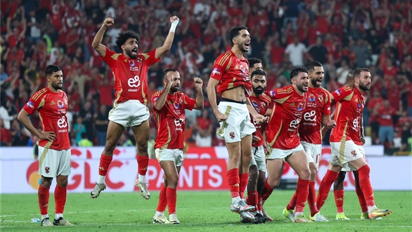 العروض الخليجية تهدد بقاء نجم الأهلي.. تحرك جديد العروض الخليجية تهدد بقاء نجم الأهلي.. تحرك جديد