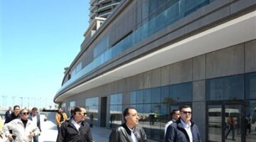 رئيس الوزراء يتفقد وحدات مبادرة «بيتك في مصر» بمنطقة الأبراج الشاطئية