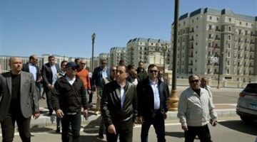 رئيس الوزراء يتفقد «الحي اللاتيني» بالعلمين الجديدة
