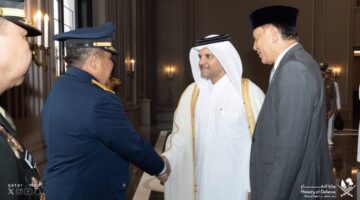 نائب رئيس مجلس الوزراء ووزير الدولة لشؤون الدفاع يلتقي وزير الدفاع الإندونيسي