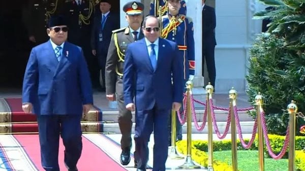 الرئيس السيسي ونظيره الإندونيسي يوقعان على إعلان ترفيع العلاقات لمستوى الشراكة الاستراتيجية الرئيس السيسي ونظيره الإندونيسي يوقعان على إعلان ترفيع العلاقات لمستوى الشراكة الاستراتيجية