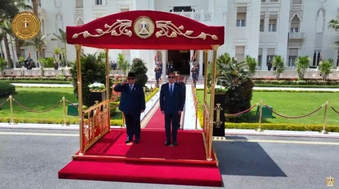 الرئيس السيسي ونظيره الإندونيسي يؤكدان دعم القضية الفلسطينية ورفض تهجير سكان غزة الرئيس السيسي ونظيره الإندونيسي يؤكدان دعم القضية الفلسطينية ورفض تهجير سكان غزة