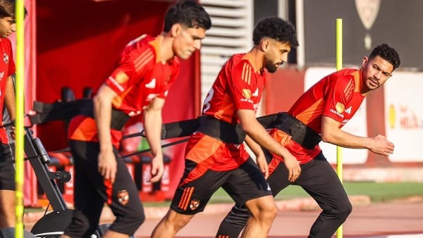 ناقد رياضي يسخر من إقامة مباراة الأهلي وبيراميدز اليوم.. لهذا السبب ناقد رياضي يسخر من إقامة مباراة الأهلي وبيراميدز اليوم.. لهذا السبب