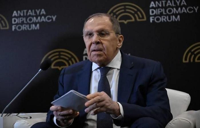 لافروف: جهود المجتمع الأوروبي الأطلسي تتركز الآن على الاستعداد لحرب جديدة لافروف: جهود المجتمع الأوروبي الأطلسي تتركز الآن على الاستعداد لحرب جديدة