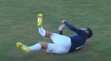 إصابة خطيرة لـ القندوسي في مباراة سيراميكا وفاركو