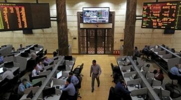 الرسوم الجمركية ترفع مبيعات الأجانب في البورصة إلى 2 مليار جنيه منذ بداية العام