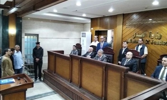 السجن المشدد 10 سنوات لسائق تروسيكل بتهمة قتل مزارع بـ بلطة في مشاجرة بالمنوفية السجن المشدد 10 سنوات لسائق تروسيكل بتهمة قتل مزارع بـ بلطة في مشاجرة بالمنوفية