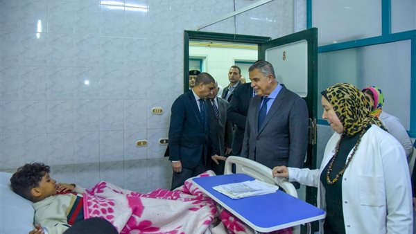 إعانة شهرية وفرصة عمل.. محافظ الإسكندرية يوجه بسد احتياجات أسرة ضحايا عقار اللبان المنهار إعانة شهرية وفرصة عمل.. محافظ الإسكندرية يوجه بسد احتياجات أسرة ضحايا عقار اللبان المنهار