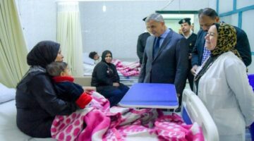 محافظ الإسكندرية يطمئن على الحالة الصحية للأطفال الناجين من العقار المنهار باللبان