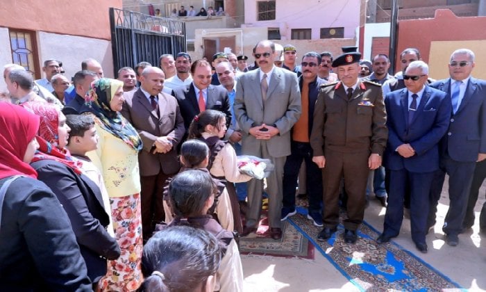 محافظ سوهاج يفتتح مدرستي ابن سينا الابتدائية ببنهو ونزالي داوود للتعليم الأساسي بالصفيحة محافظ سوهاج يفتتح مدرستي ابن سينا الابتدائية ببنهو ونزالي داوود للتعليم الأساسي بالصفيحة
