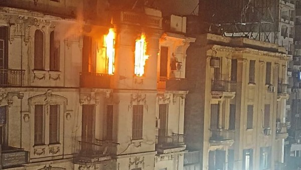 بدون إصابات.. السيطرة على حريق شقة سكنية في شارع شبرا | صور بدون إصابات.. السيطرة على حريق شقة سكنية في شارع شبرا | صور