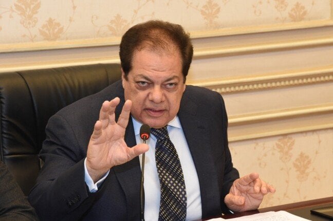بعد إصابته.. أبو العينين يوجه بتوفير كافة وسائل العناية الطبية لـ أحمد القندوسي لاعب سيراميكا بعد إصابته.. أبو العينين يوجه بتوفير كافة وسائل العناية الطبية لـ أحمد القندوسي لاعب سيراميكا