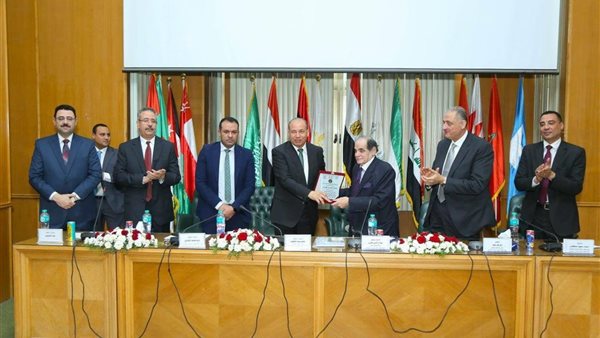 حقوق المنصورة تنظم ندوة عن دور مهنة المحاماة في تحقيق العدالة حقوق المنصورة تنظم ندوة عن دور مهنة المحاماة في تحقيق العدالة