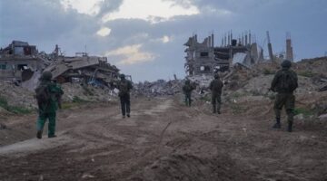 تمهيدًا لهجوم وشيك بقوة شديدة.. الجيش الإسرائيلي يُصدر إنذارًا نهائيًا لسكان منطقة النصيرات وأحيائها